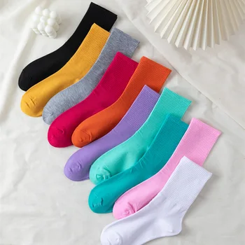 10 чифта Прости твърди чорапи за телета Дишащи чорапи в средата на тръбата Памук Прости пролетни есенни чорапи Цвят на бонбони