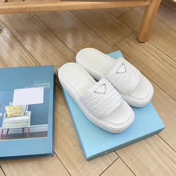 2023 Дизайнерски чехли Сламено тъкани въжени пързалки Лятна платформа клин сандали Слип-он апартаменти Жени чехъл плажни апартаменти
