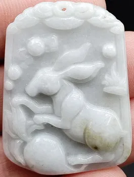 Сертифициран естествен тип нефрит Jadeite издълбан заек Raphanus Sativus Lucky Pendant